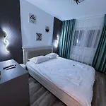 Tampa Mountain Nature Hideaway - Luxury Apartment Brasov